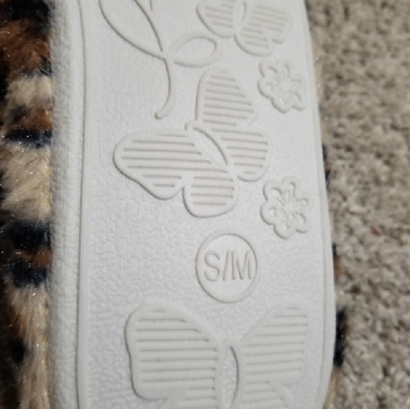 Slippers - Picture 4 of 5